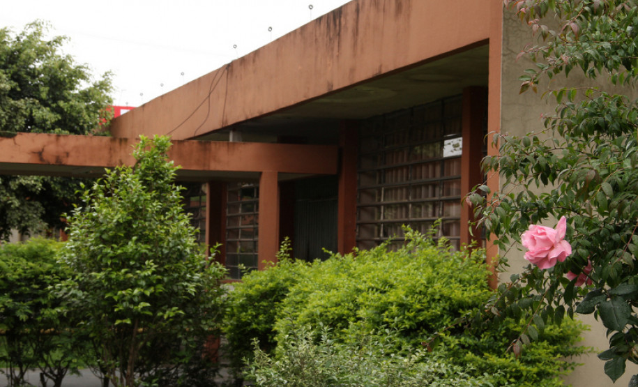 Flávio Arns visita Colégio Benedicto João Cordeiro