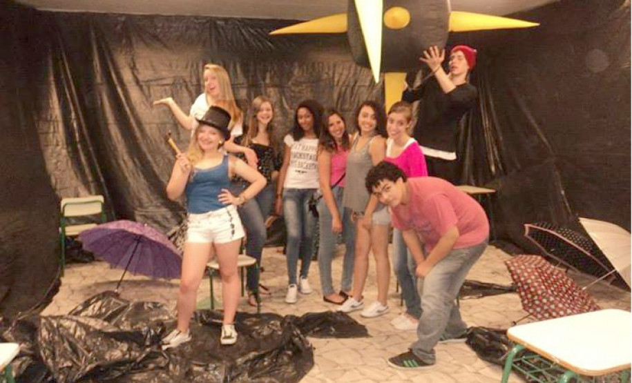 Colégio terá apresentação de musicais famosos como O Fantasma da Ópera, O Mágico de Oz, A Noviça Rebelde, Cantando na Chuva, entre outros.