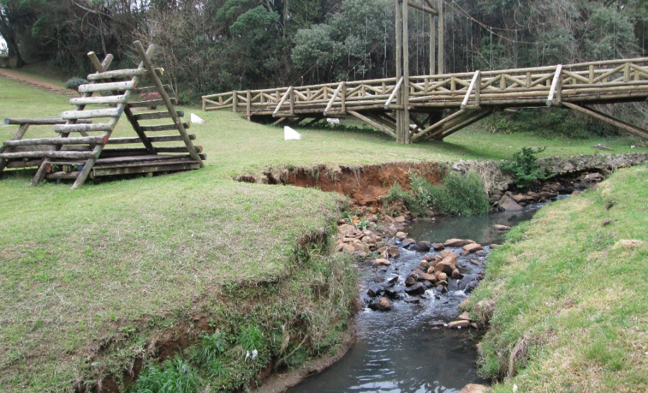 Alunos do curso Técnico em Meio Ambiente da Escola Estadual Francisco Carneiro Martins vão monitorar a qualidade da água do Arroio do Pocinho, em Guarapuava.