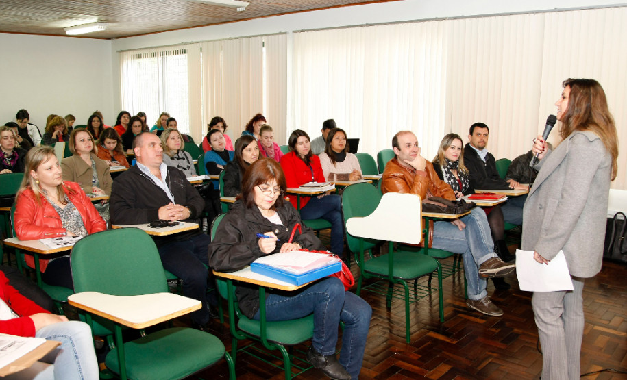 Secretaria Estadual da Educação, DITEC, reunião sobre o PAD com o Núcleo Regional de Educação de União da Vitória. 02-10-13.