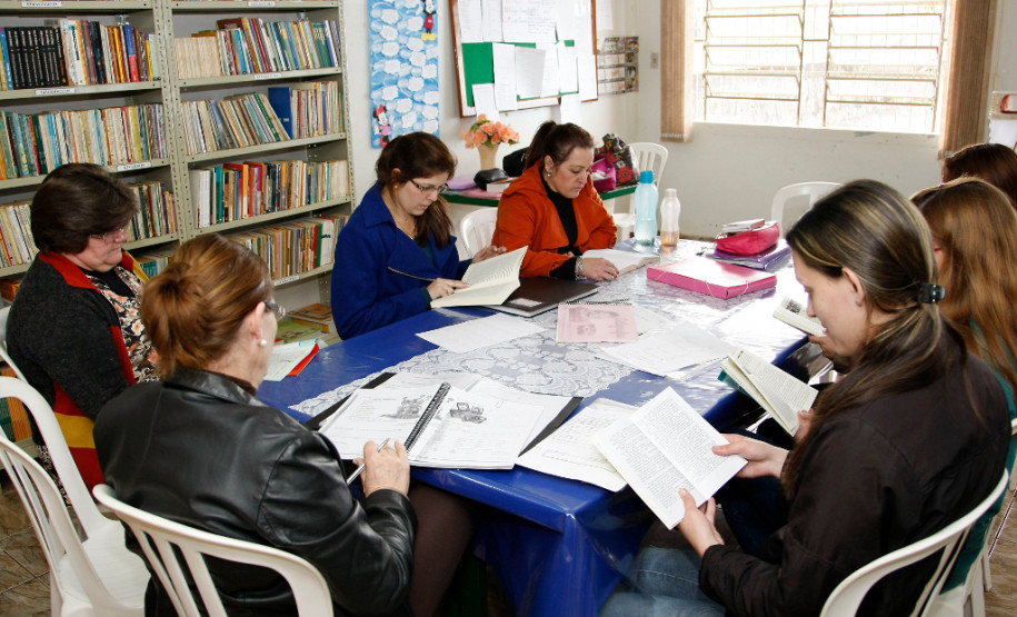 Escola Estadual do Campo Cristo Rei em Manoel Ribas. 23-09-13.