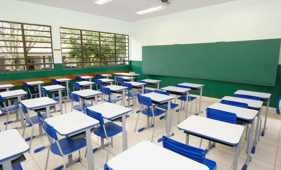 Arapongas, Colégio Estadual Nadir Montanha que recebeu reformas como a construção de três novas salas de aula. 24-09-13.