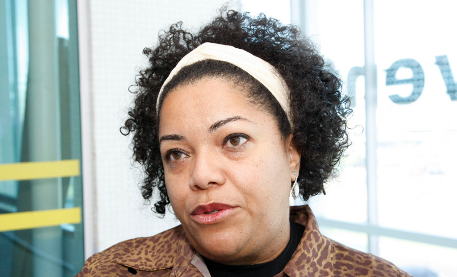 Caravana da poesia em Londrina, na foto Maria Aparecida Nogueira. 08-10-13.