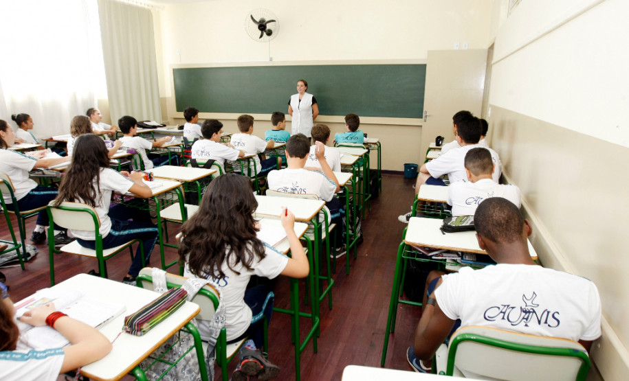 Castro - 30-04-13 - Colégio Estadual Antonio e Marcos Cabanis.