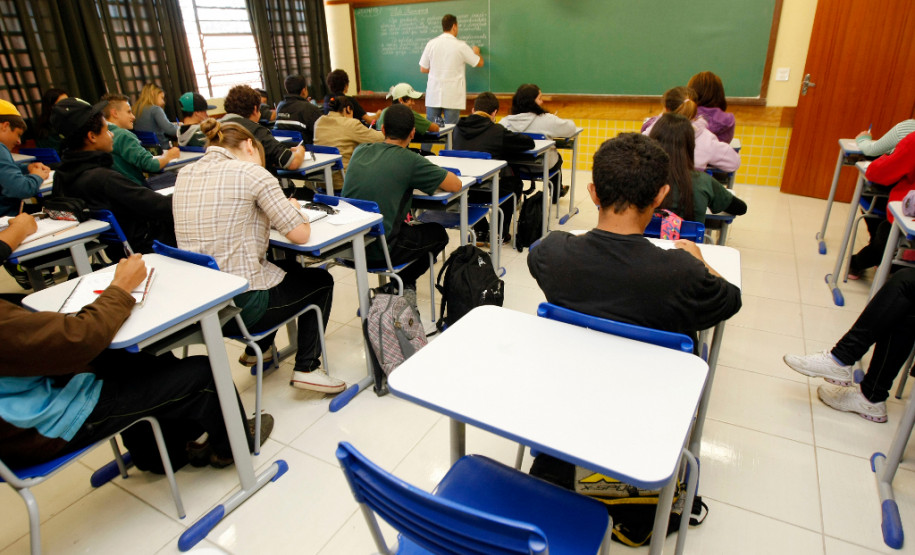 São José dos Pinhais - 25-04-13 - Escola Estadual Tarsila do Amaral.