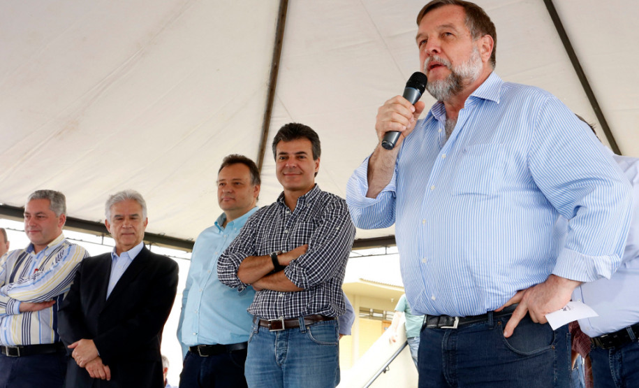 O governador Beto Richa e o vice-governador e secretário da Educação, Flávio Arns, inauguraram Escola Professora Lucinéia Ricardo Braciforte em Ubiratã.