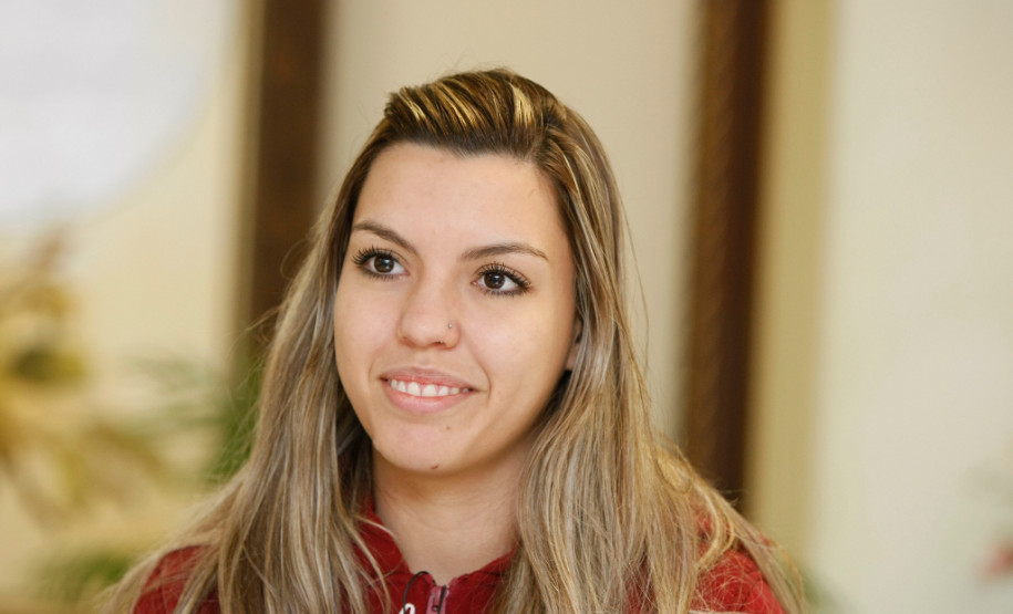 Colégio Estadual Dom Pedro II em Umuarama, alunos falam sobre simulado do Enem, na foto Mayara Grossi. 17-09-13.