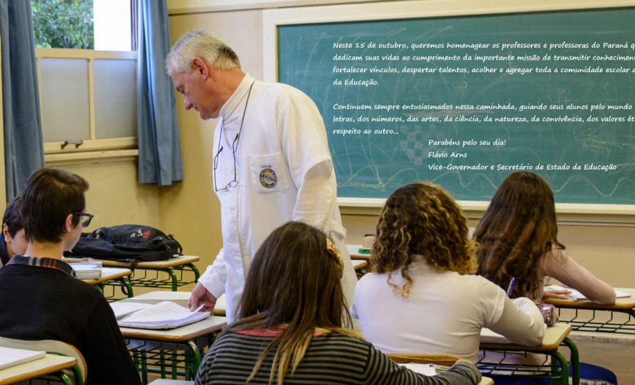 Neste 15 de outubro, queremos homenagear os professores e professoras do Paraná que dedicam suas vidas ao cumprimento da importante missão de transmitir conhecimentos.