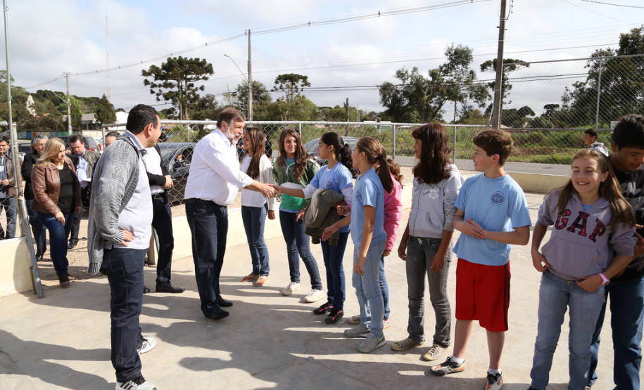 Escola Estadual Guarituba<br />
<br />
Veja mais fotos em: <a href=" http://www.flickr.com/photos/flavioarns/sets/72157636444549123/ " target="_blank"> http://www.flickr.com/photos/flavioarns </a>