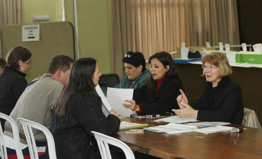 SEED divulga resultado da prova de títulos para o Quadro Próprio do Magistério Saiu nesta segunda-feira (17) o resultado da prova de títulos de cerca de 26 mil candidatos do concurso público do magistério, realizado em 2007.