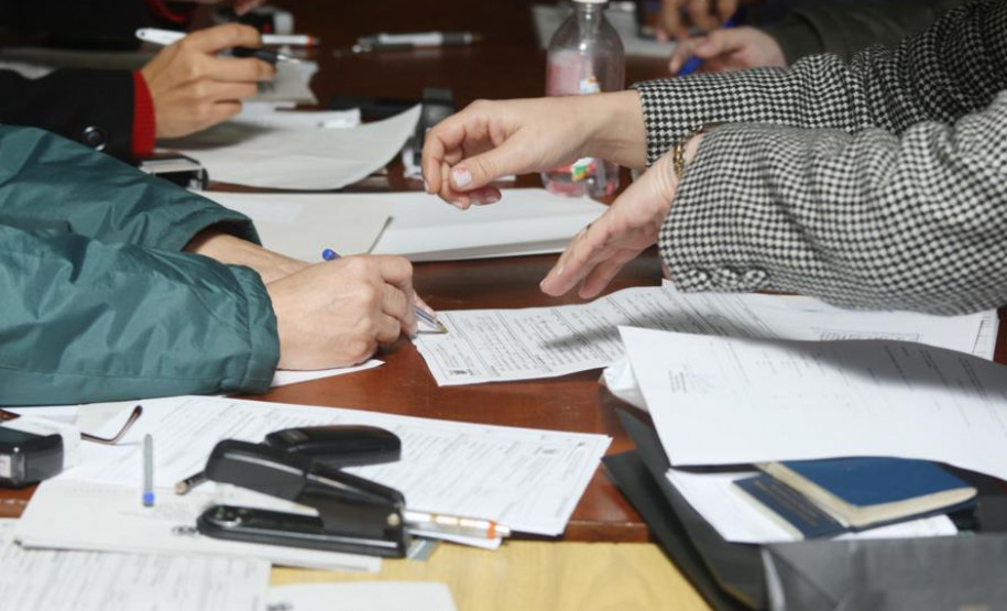 SEED divulga resultado da prova de títulos para o Quadro Próprio do Magistério Saiu nesta segunda-feira (17) o resultado da prova de títulos de cerca de 26 mil candidatos do concurso público do magistério, realizado em 2007.