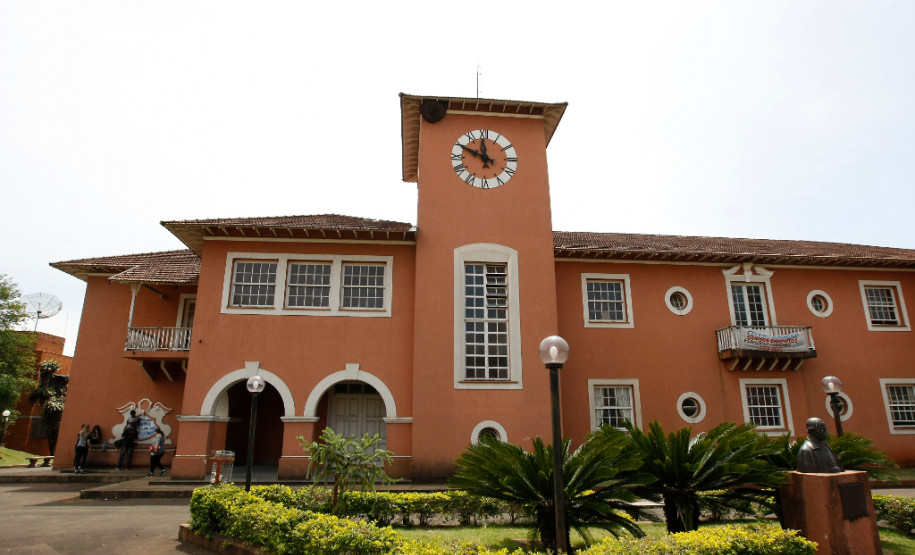 Colegio Estadual Marcelino Champagnat . 10-10-13.