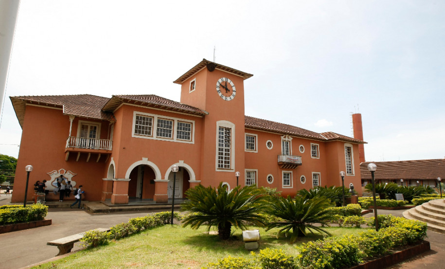 Colegio Estadual Marcelino Champagnat . 10-10-13.