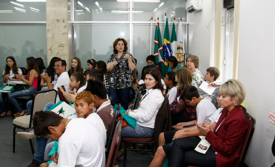 Etapa Estadual da quarta Conferência Nacional Infanto Juvenil pelo meio ambiente no hotel Caravelle. 16-10-13.