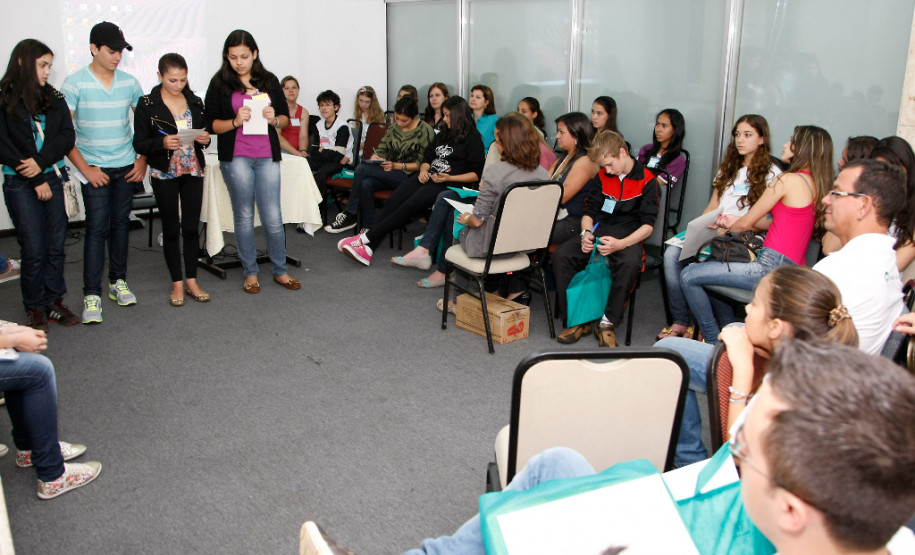 Etapa Estadual da quarta Conferência Nacional Infanto Juvenil pelo meio ambiente no hotel Caravelle. 16-10-13.