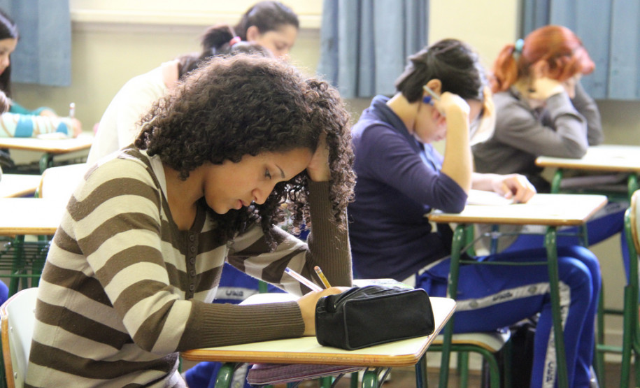 Está prevista a participação de mais de 256 mil alunos do 9º ano do ensino fundamental e do 3º ano do ensino médio nas provas do Sistema de Avaliação da Educação Básica do Paraná (Saep).