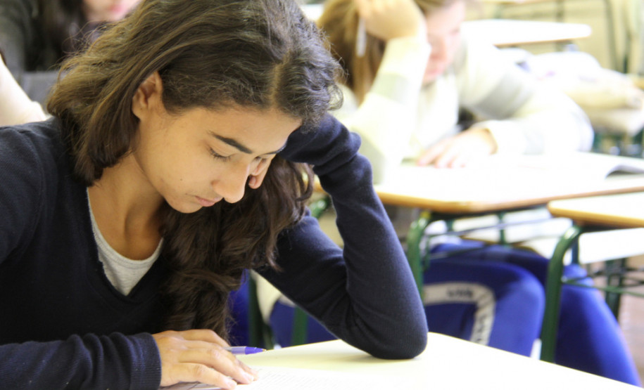 Está prevista a participação de mais de 256 mil alunos do 9º ano do ensino fundamental e do 3º ano do ensino médio nas provas do Sistema de Avaliação da Educação Básica do Paraná (Saep).