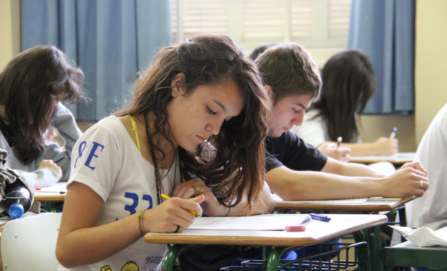 Está prevista a participação de mais de 256 mil alunos do 9º ano do ensino fundamental e do 3º ano do ensino médio nas provas do Sistema de Avaliação da Educação Básica do Paraná (Saep).