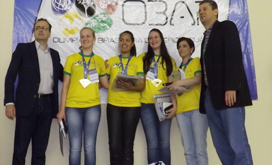 2º lugar: Ana Paula Heck Schneider, Tatiana Cristina Roque e Vanessa Larissa Manuel de Souza, orientadas pela professora Sandra Regina Fernandes Iora.