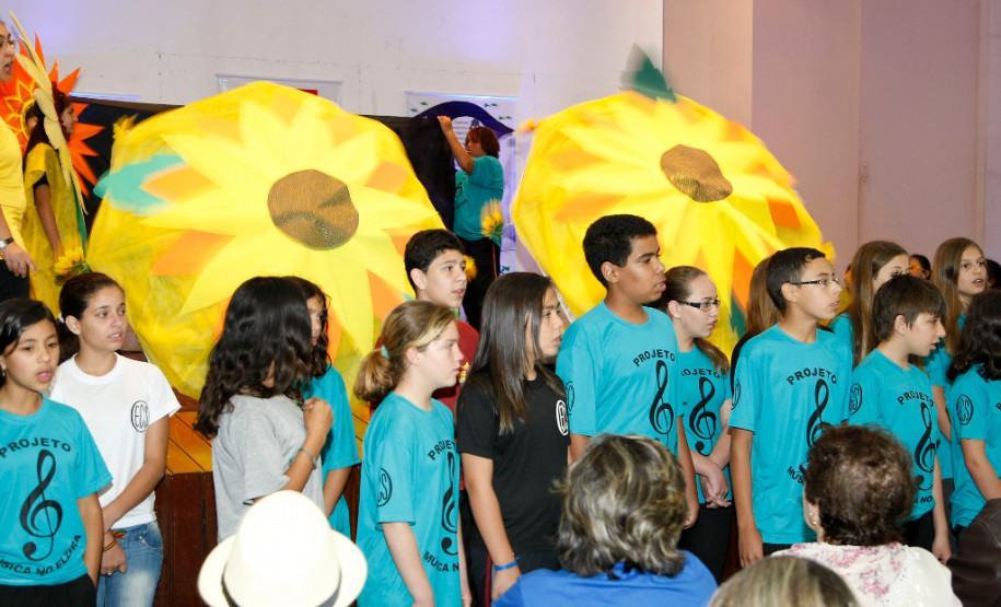 Caravana da Poesia em Ponta Grossa, no Centro Estadual de Educação Profissional. 18-10-13.