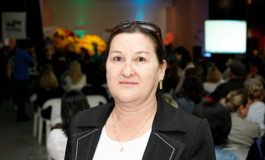 Caravana da Poesia em Ponta Grossa, no Centro Estadual de Educação Profissional, na foto Sonia Maria Pilarsky. 18-10-13.