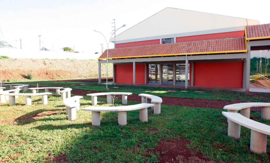 Cidade de Sarandi, novo Colégio Estadual Parque Alvamar, que será inaugurado no início do ano letivo de 2014. 09-10-13.