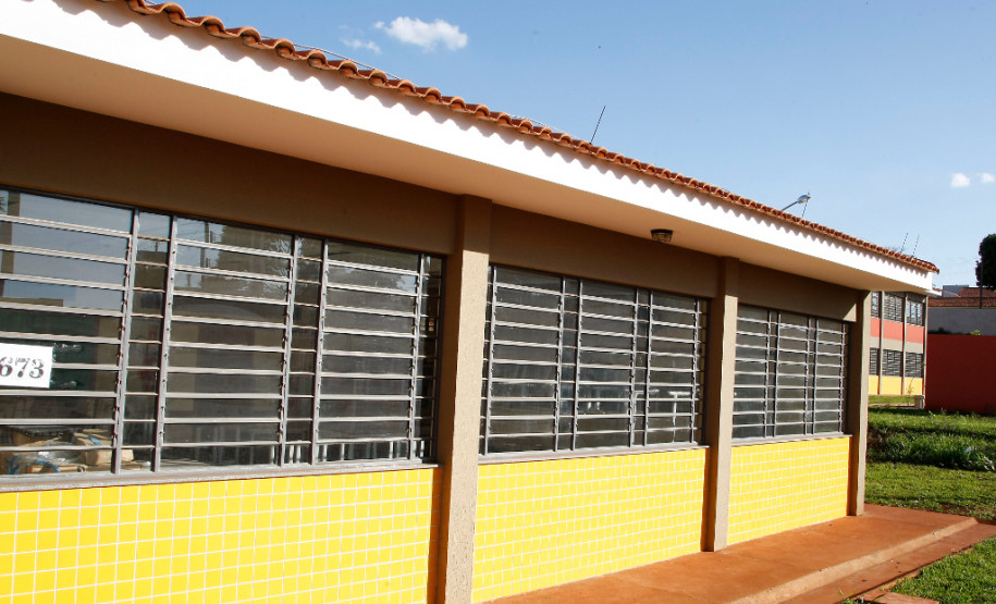 Cidade de Sarandi, novo Colégio Estadual Parque Alvamar, que será inaugurado no início do ano letivo de 2014. 09-10-13.