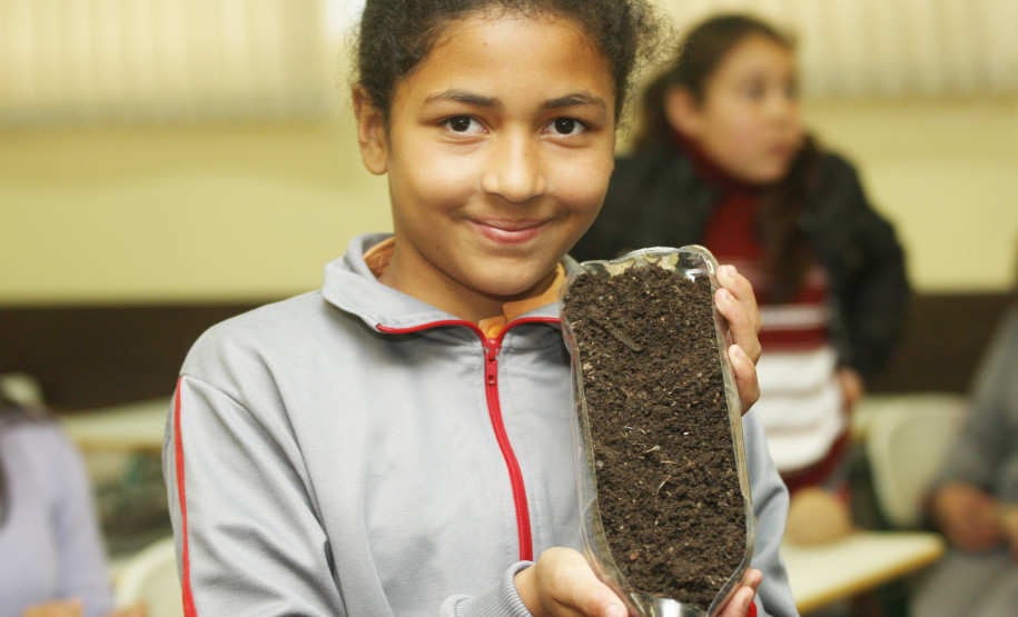 Durante a Semana Newton Freire Maia estudantes de cursos profissionalizantes assistiram a palestras e ministraram oficinas a cerca de 600 alunos de escolas da região de Pinhais.