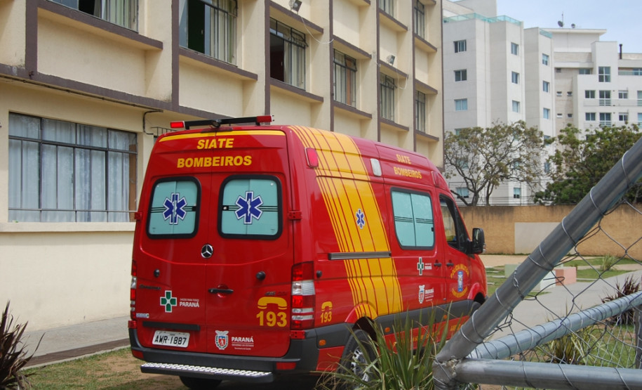 1,2 mil alunos do Colégio Pedro Macedo, em Curitiba, participaram de atividade da Brigada Escolar, coordenada pela Defesa Civil e Corpo de Bombeiros