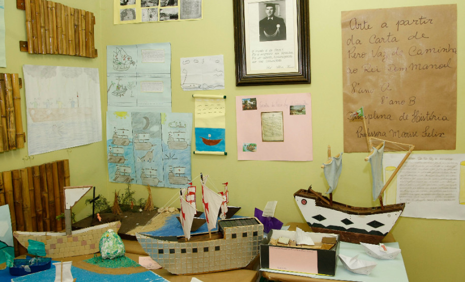 Colegio Estadual Professor Alberto Krause, em Almirante Tamandaré. 23-10-13.