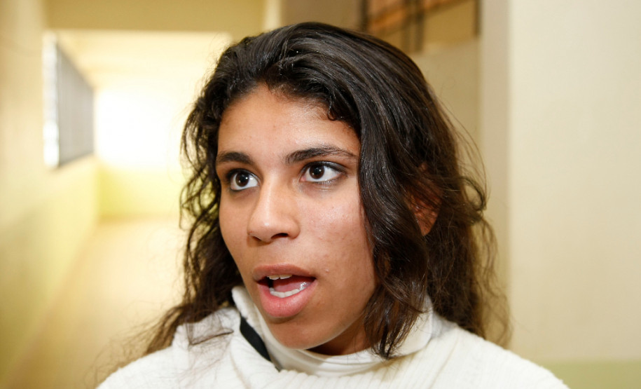 Colegio Estadual Professor Alberto Krause, em Almirante Tamandaré, aluna Angelica Bergamini Neves de Araujo. 23-10-13.