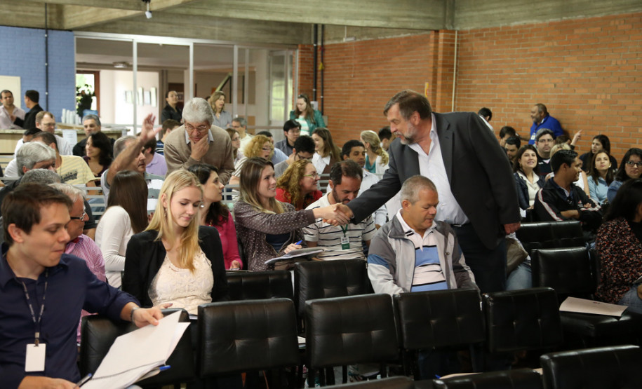 Curso de Fiscalização de Obras Públicas de Edificações tem duração de dois dias e conta com a participação de 160 profissionais.<br />
<br />
Veja mais fotos em: <a href=" http://www.flickr.com/photos/flavioarns/sets/72157636872255154/" target="_blank"> http://www.flickr.com/photos/flavioarns/</a>