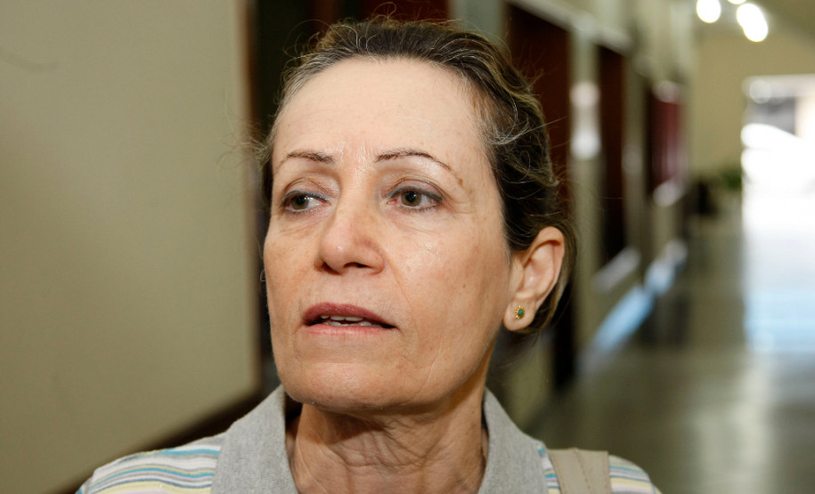 Palestra sobre capacitação para a Olimpíada de Língua Portuguesa – Escrevendo o futuro, no Hotel Centro Europeu, na foto, Laura Maria de Andrade da Silva. 25-10-13.