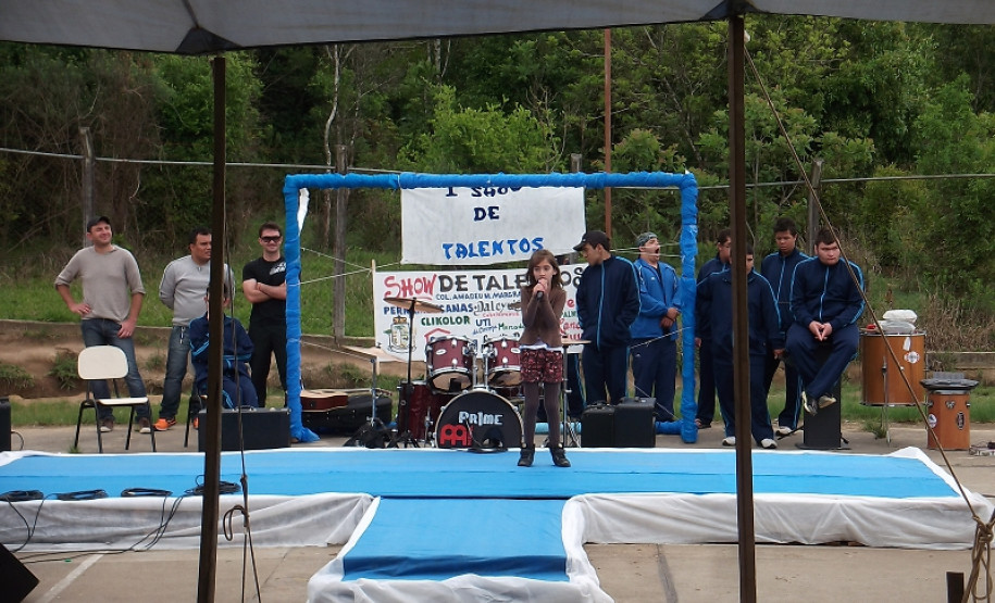 O grêmio estudantil do colégio, o F5 Atualizado, também ajudou na organização do evento. Ele trouxe para o colégio alunos de outras escolas da região para participarem da semana cultural. No encerramento da semana cultural o grêmio ainda convidou uma banda para se apresentar na escola e abriu espaço para manifestações artísticas e culturais dos alunos.
