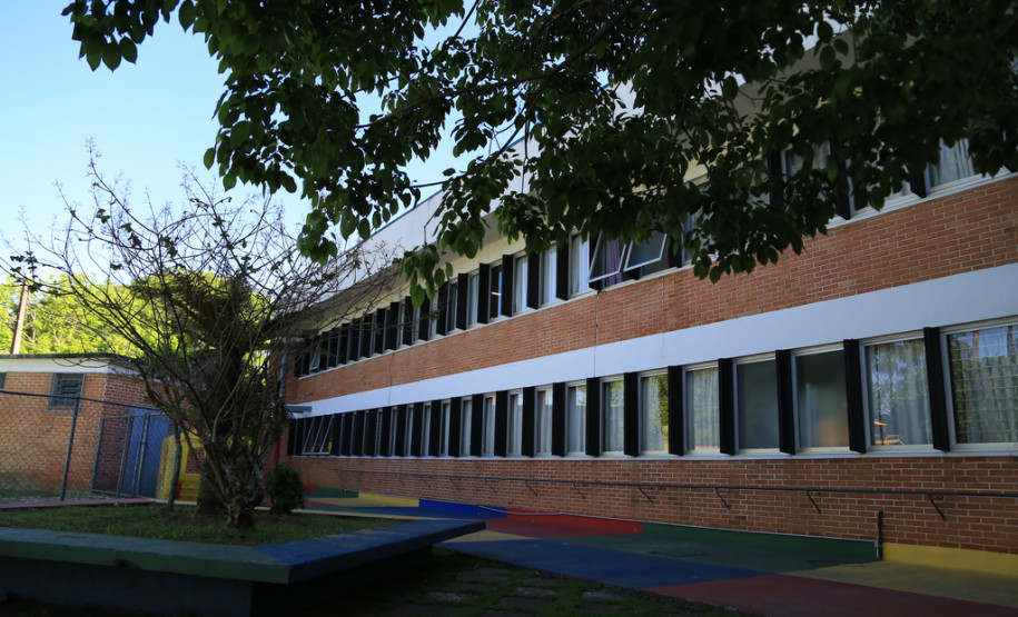 10 computadores foram doados pelo Departamento de Trânsito do Paraná (Detran) para serem utilizados no laboratório de informática do colégio. <br />
<br />
Veja mais fotos em: <a href="http://www.flickr.com/photos/flavioarns/sets/72157637085162604/" target="_blank"> http://www.flickr.com/photos/flavioarns </a>