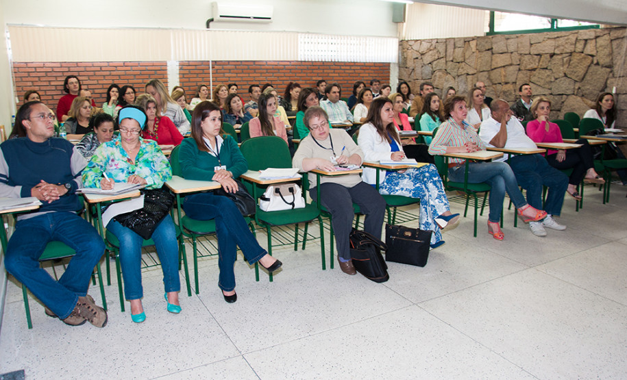 Plano de Ações Descentralizadas (PAD) melhora o rendimento de alunos e diminui a evasão escolar, apoiando o trabalho das escolas.