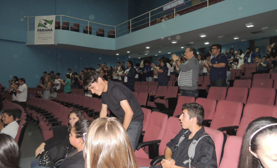 O Núcleo Regional de Educação de Paranaguá promoveu na segunda-feira (28) a primeira etapa do 1º LitoArte Música, com apresentações de 90 alunos.