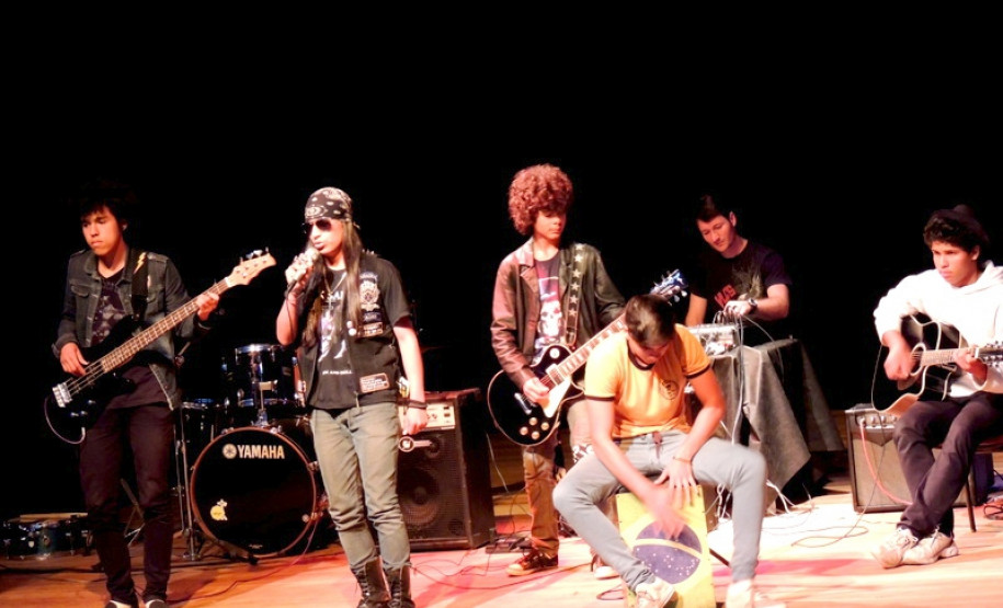 O Núcleo Regional de Educação de Paranaguá promoveu na segunda-feira (28) a primeira etapa do 1º LitoArte Música, com apresentações de 90 alunos.