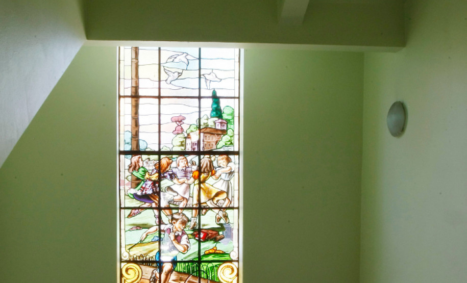 Colégio Estadual Lysimaco Ferreira da Costa. 29-10-13.