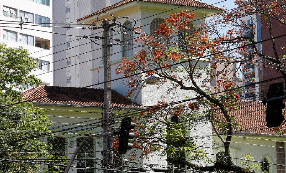 Colégio Estadual Lysimaco Ferreira da Costa. 29-10-13.