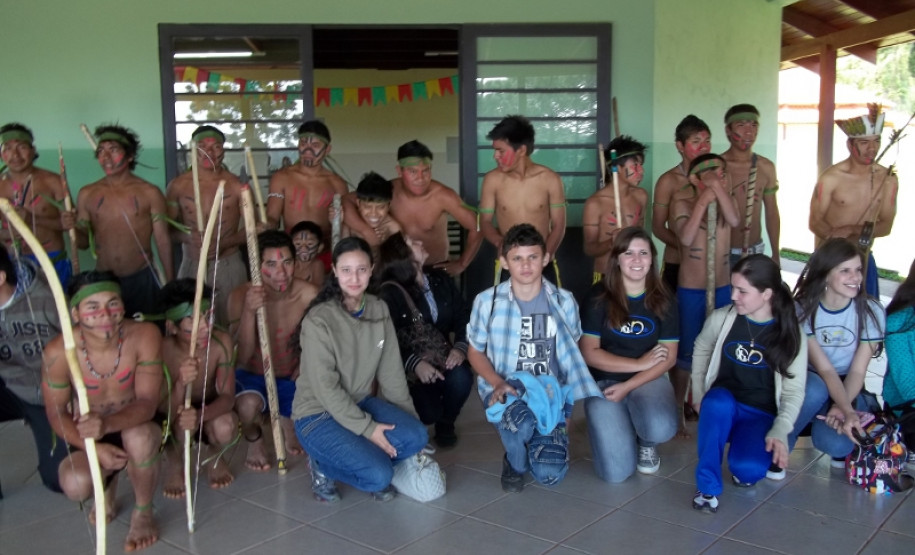 Alunos visitam comunidade indígena de Ortigueira