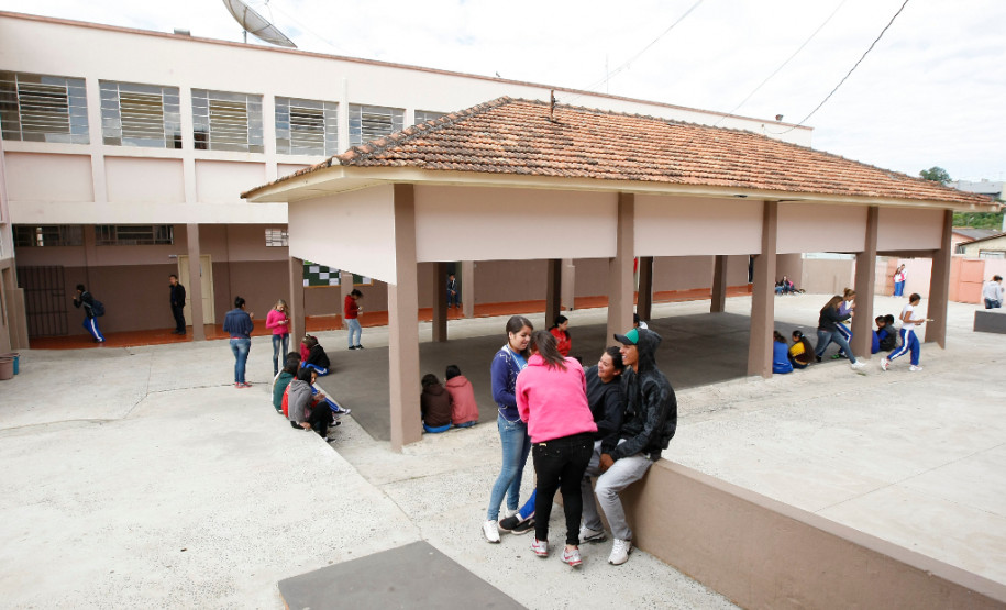 Cidade de Ponta Grossa, Colégio Estadual José Elias da Rocha. 31-10-13.