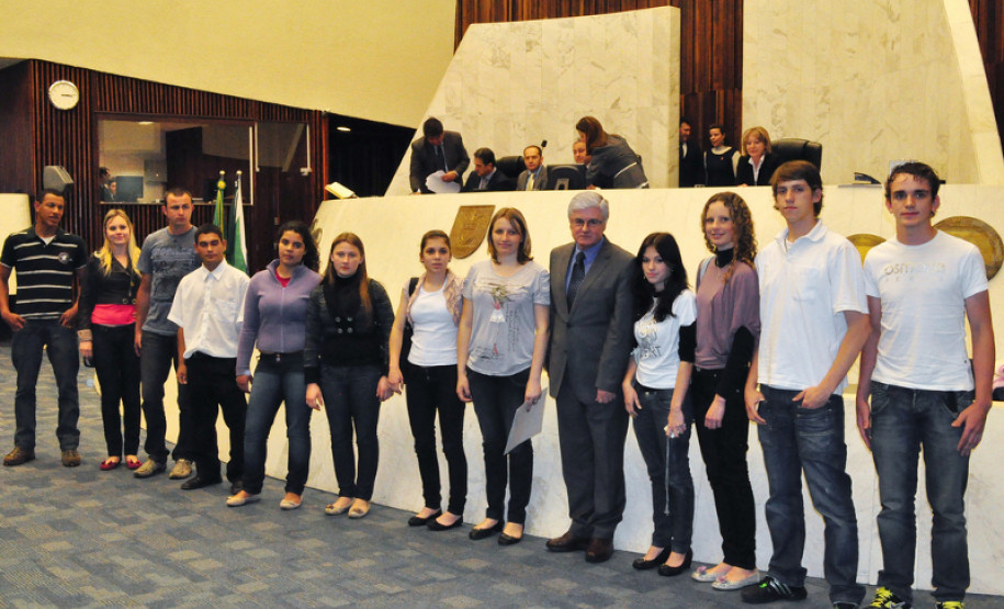 Projeto ajuda a formar novos cidadãos em Porto Vitória