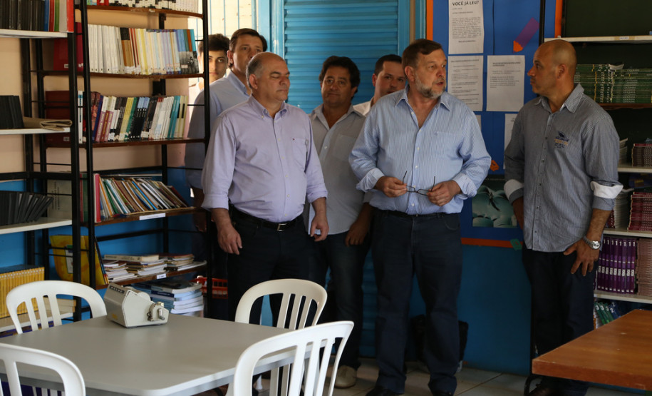 Colégio Estadual Anchieta <br />
<br />
Veja mais fotos em: <a href=" http://www.flickr.com/photos/flavioarns/sets/72157637464470786/" target="_blank"> http://www.flickr.com/photos/flavioarns/ </a>