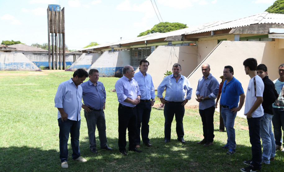 Colégio Estadual Anchieta <br />
<br />
Veja mais fotos em: <a href=" http://www.flickr.com/photos/flavioarns/sets/72157637464470786/" target="_blank"> http://www.flickr.com/photos/flavioarns/ </a>