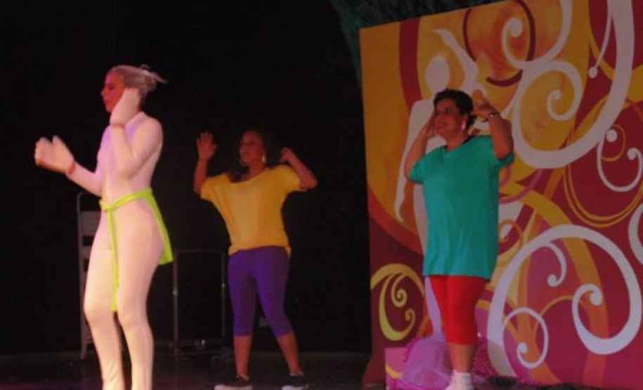 Dois mil estudantes de 40 escolas participam do 3º Festival de Arte Estudantil Regional, com apresentações teatrais, de dança, de música e exposições.