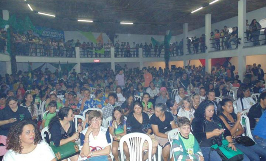Dois mil estudantes de 40 escolas participam do 3º Festival de Arte Estudantil Regional, com apresentações teatrais, de dança, de música e exposições.