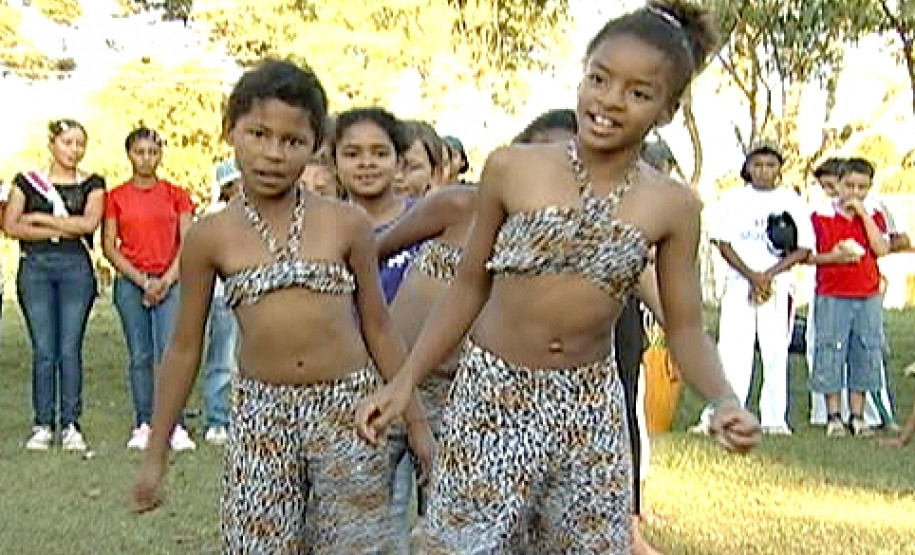 Programa mostra trabalhos da equipe pedagógica para ensino e a relação com cultura local, na Escola Estadual Quilombola Maria Joana Ferreira, em Palmas.