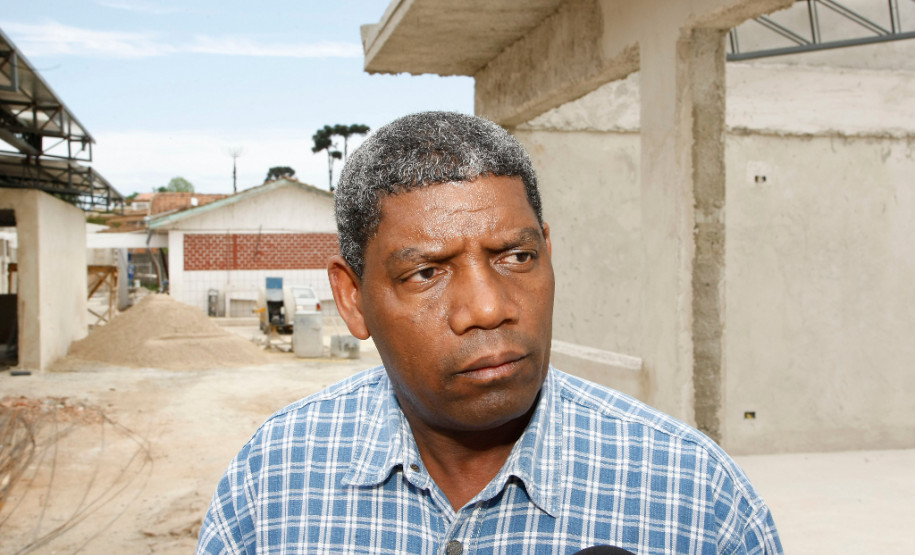 Colégio Estadual Yvone Pimentel com obras, Carlos Roberto do Rego. 29-10-13.