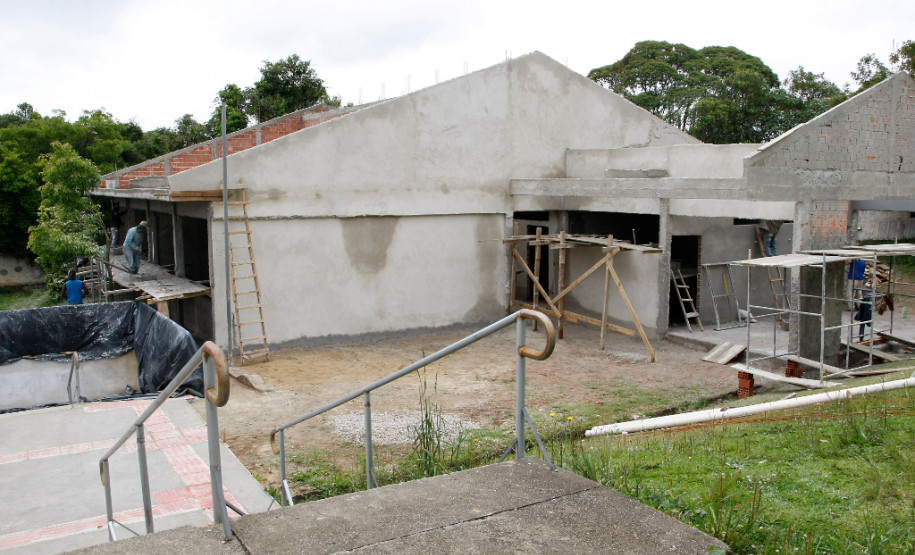 Colégio Estadual Padre Joao Wilinski no bairro Santa Candida. 07-11-13.